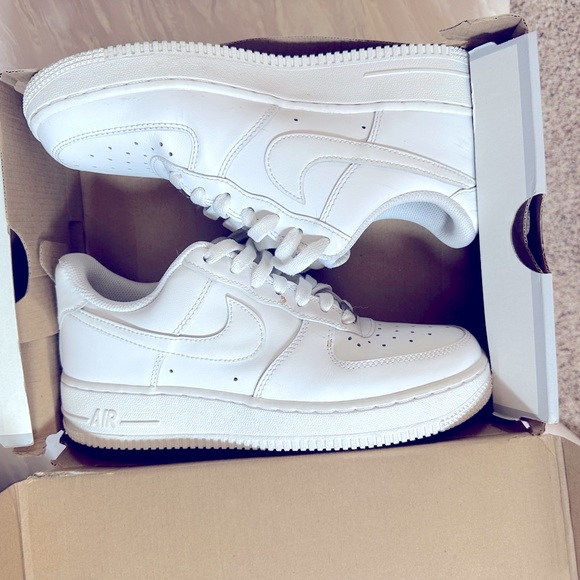 Niki Air Force woman’s size 7 - Picture 1 of 5